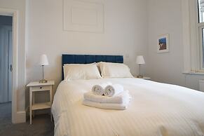 Flat 2, 10 Seafield Road