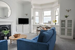 Flat 2, 10 Seafield Road