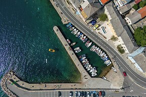 Seafront Apartment Sanja