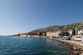 Seafront Apartment Sanja