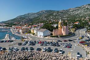 Seafront Apartment Sanja