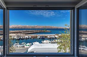 Seafront Apartment Sanja