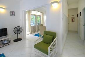Winter Retreat 2 Bedroom Home by Bluescape