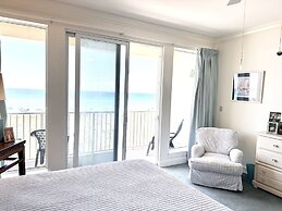 Turtle Cove 3 Bedroom Townhouse by RedAwning