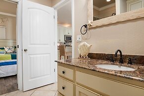 Pair-a-dice 3 Bedroom Home by RedAwning