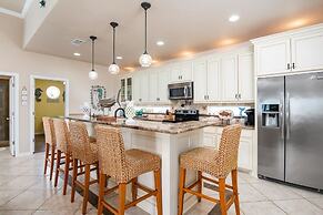 Pair-a-dice 3 Bedroom Home by RedAwning