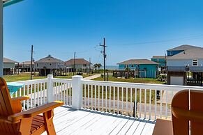 Pair-a-dice 3 Bedroom Home by RedAwning