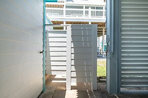 Pair-a-dice 3 Bedroom Home by RedAwning