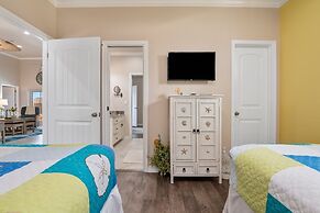 Pair-a-dice 3 Bedroom Home by RedAwning