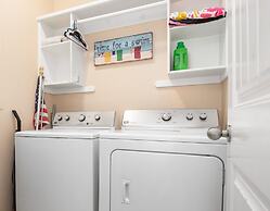 Pair-a-dice 3 Bedroom Home by RedAwning