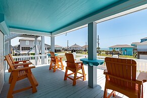 Pair-a-dice 3 Bedroom Home by RedAwning