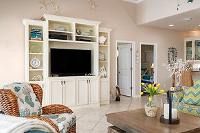 Pair-a-dice 3 Bedroom Home by RedAwning