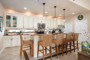 Pair-a-dice 3 Bedroom Home by RedAwning