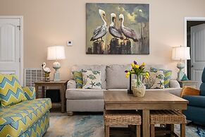 Pair-a-dice 3 Bedroom Home by RedAwning