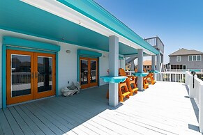 Pair-a-dice 3 Bedroom Home by RedAwning