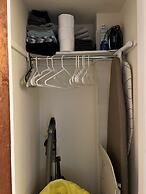 Cozy Upenn Studio + Street Parking Apts by Redawning