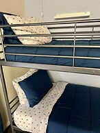 Cozy Upenn Studio + Street Parking Apts by Redawning