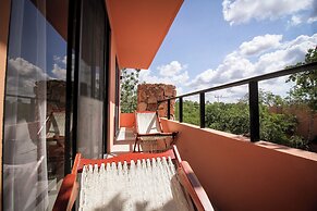 Private & Exclusive Apt Garden pool