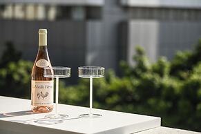 Balcony Bar Skyline View by Sea N' Rent