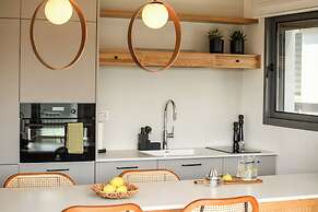 Balcony Bar Skyline View by Sea N' Rent