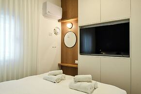 Balcony Bar Skyline View by Sea N' Rent