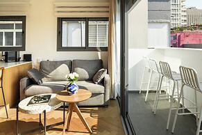 Balcony Bar Skyline View by Sea N' Rent