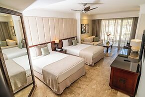 The Signature Level at Grand Palladium Imbassaí Resort & Spa