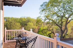 The Inn at Tacaro Estate