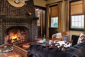 The Inn at Tacaro Estate