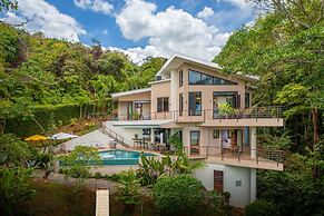 Colores del Viento Villa Breathtaking Ocean Views