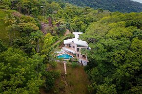 Colores del Viento Villa Breathtaking Ocean Views
