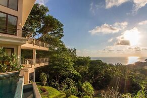 Colores del Viento Villa Breathtaking Ocean Views