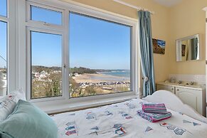 White Sails - Beach and Harbour Views