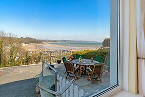 White Sails - Beach and Harbour Views