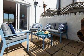 White Sails - Beach and Harbour Views