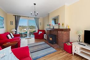 White Sails - Beach and Harbour Views