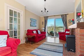 White Sails - Beach and Harbour Views