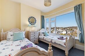 White Sails - Beach and Harbour Views