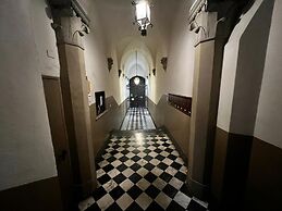 Corso 13 in Firenze With 3 Bedrooms and 2 Bathrooms