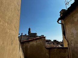 Corso 13 in Firenze With 3 Bedrooms and 2 Bathrooms