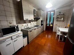 Corso 13 in Firenze With 3 Bedrooms and 2 Bathrooms