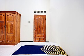 OYO Life 92785 Wisma Trubus  Syariah