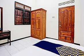 OYO Life 92785 Wisma Trubus  Syariah