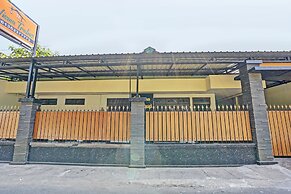 OYO Life 92785 Wisma Trubus  Syariah