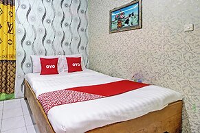 OYO 92759 Penginapan Piji Kembar
