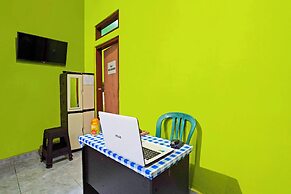 SPOT ON 92786 Homestay Barokah
