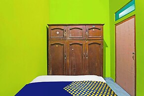 SPOT ON 92786 Homestay Barokah