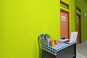 SPOT ON 92786 Homestay Barokah