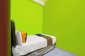 SPOT ON 92786 Homestay Barokah