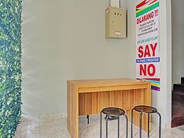 Capital O 92765 J&b Smart Sentul